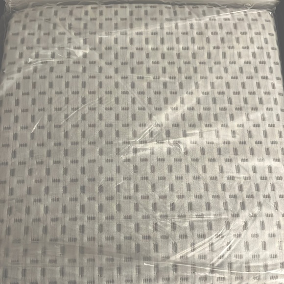 Mattress Protector Cooling Charcoal Infused - Picture 3 of 5